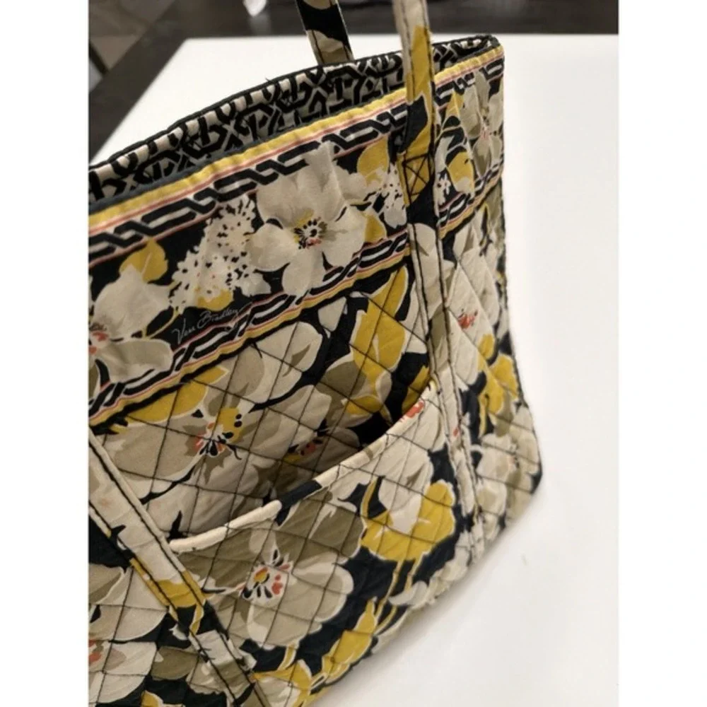 Vera Bradley Baroque Tote Bag + Wallet Quilted Floral Black Yellow.‎     5168